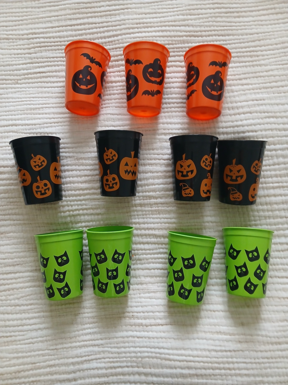 (2/15$)Halloween Plastic Party Cups - Orange, Black, Green - Pack of 12